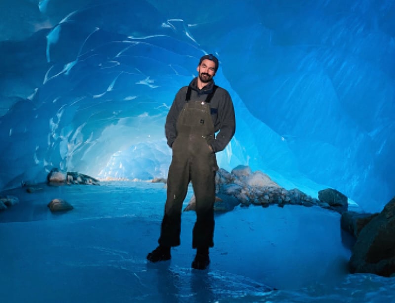 Ben w jaskini lodowej